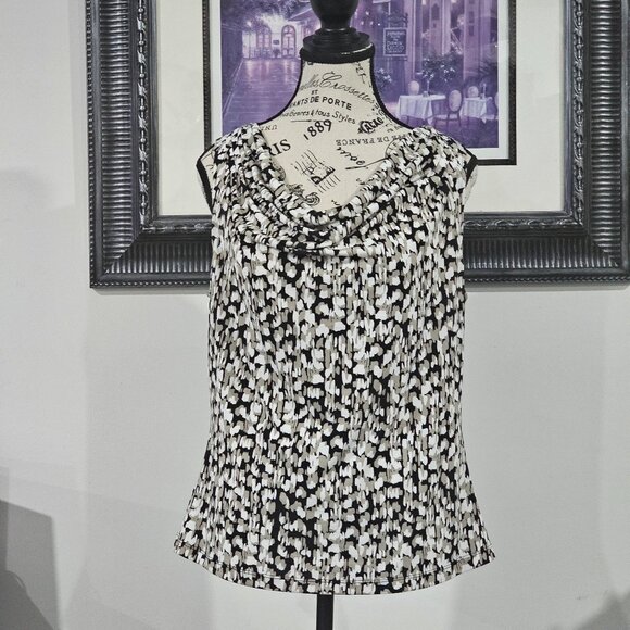 Calvin Klein - Picture 1 of 6